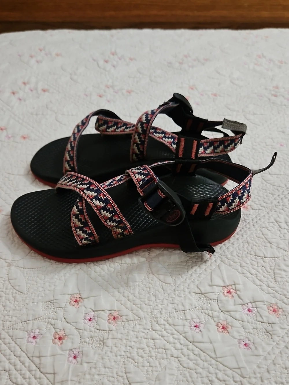 Chaco Z1 Red Blue White Strappy Sandals Shoes Sz 3 Youth